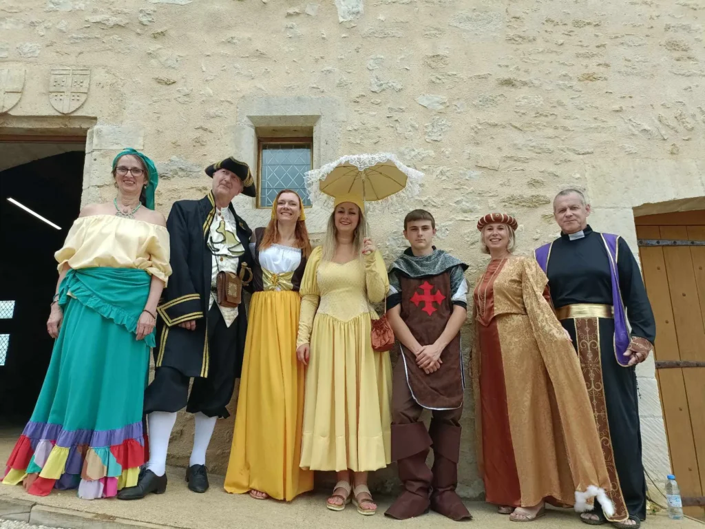 Location costume déguisement : large choix de costumes pour toutes occasions, offrant fun et originalité à vos événements, fêtes ou soirées à thème.