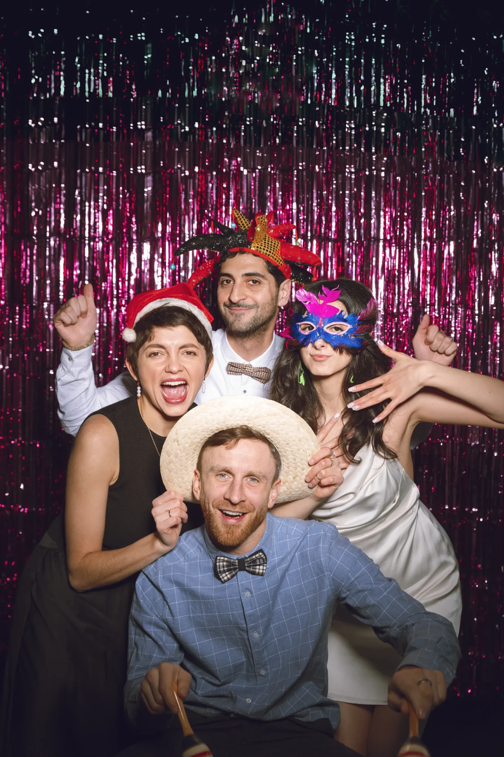 Location de photobooth et mascottes : animations originales pour immortaliser vos événements et surprendre vos invités